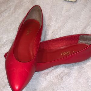 Calico shoes color red size 8